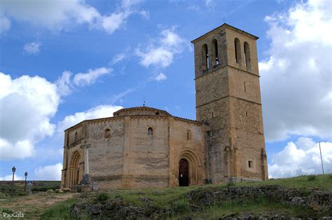  La Iglesia de la Vera Cruz: un gioiello gotico nascosto e l'odore irresistibile di pane appena sfornato!